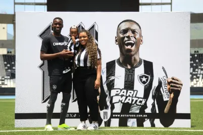 Luiz Henrique ao lado da esposa da Carolina. Foto; Vítor Silva/BFR