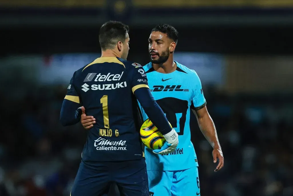 Nathan Silva (R) do Pumas. alvo do Corinthians (Foto: Manuel Velasquez/Getty Images)