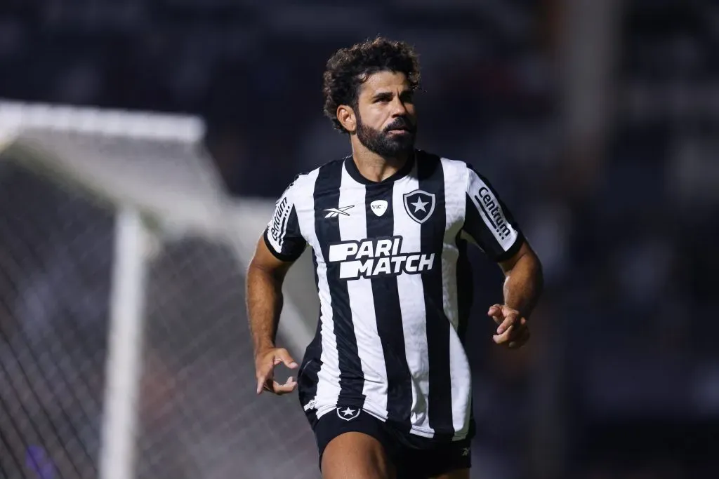 Diego no duelo diante do Grêmio (Photo by Lucas Figueiredo/Getty Images)