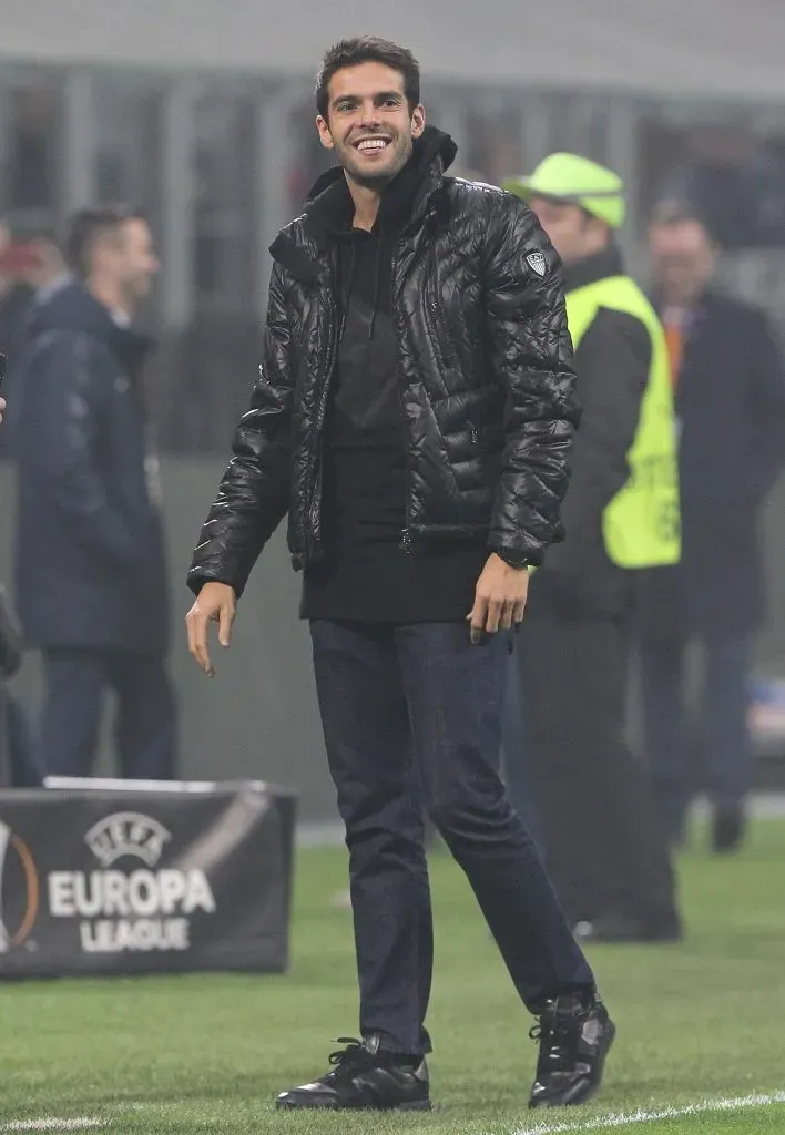 Kaká em homenagem no Milan quando visitou o clube na Itália. Foto: Marco Luzzani/Getty Images