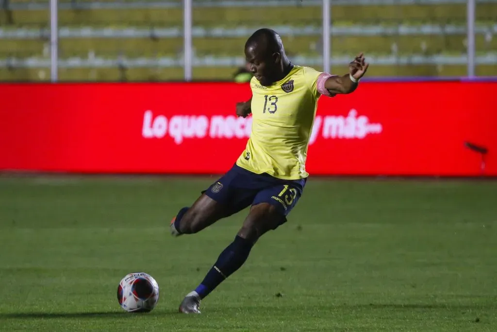 Enner em ação pelo Equador (Photo by Gaston Brito Miserocchi/Getty Images)
