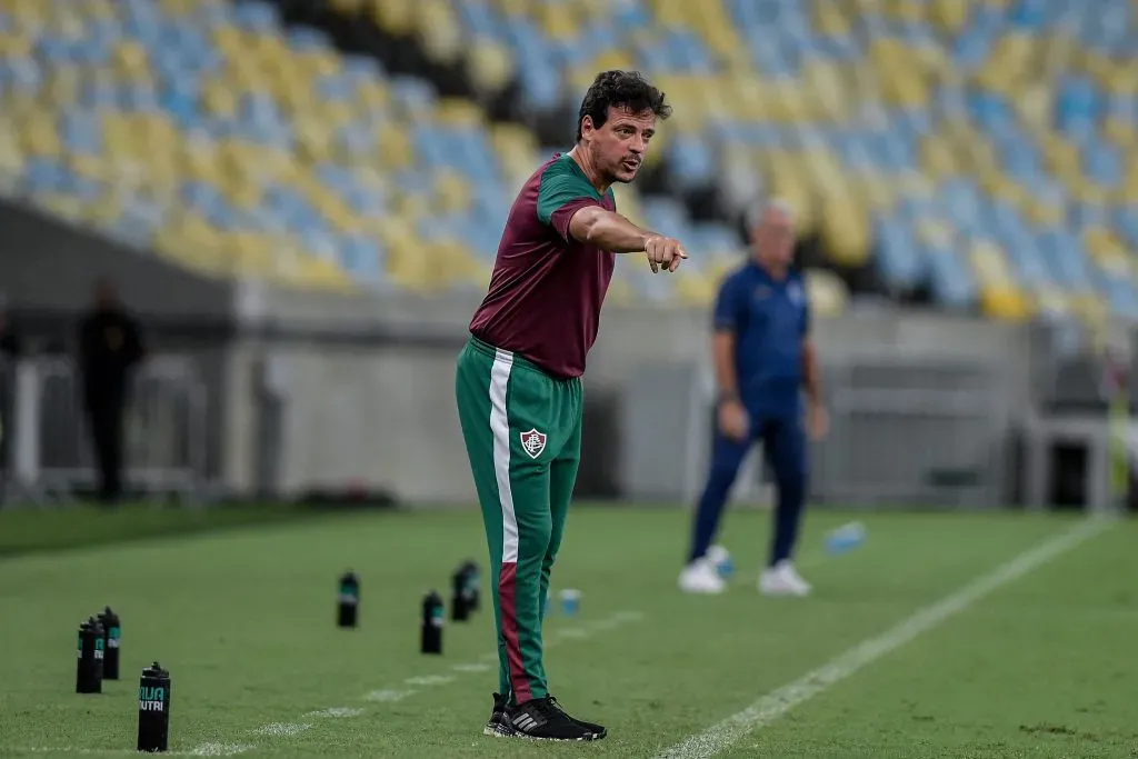 RJ - RIO DE JANEIRO - 08/02/2024 - CARIOCA 2024, FLUMINENSE X SAMPAIO CORREA - Fernando Diniz técnico do Fluminense durante partida contra o Sampaio Correa no estádio Maracanã pelo campeonato Carioca 2024. Foto: Thiago Ribeiro/AGIF