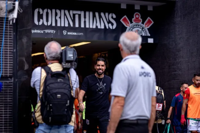 SP – SAO PAULO – 11/02/2024 – PAULISTA 2024, CORINTHIANS X PORTUGUESA – Antônio Oliveira técnico do Corinthians durante partida contra o Portuguesa no estádio Arena Corinthians pelo campeonato Paulista 2024. Foto: Leonardo Lima/AGIF