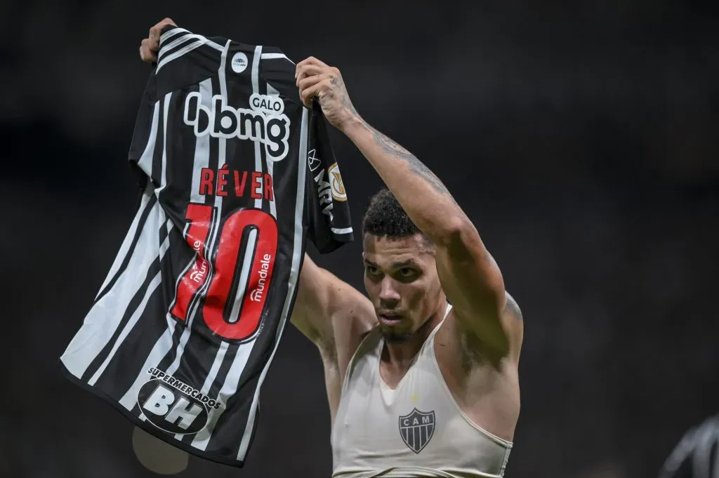 Paulinho celebrando gol pelo Atlético Mineiro. (Photo by João Guilherme/Getty Images)