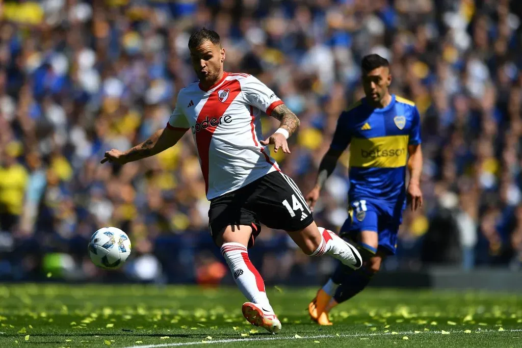 Zagueiro no clássico diante do Boca Juniors (Photo by Marcelo Endelli/Getty Images)