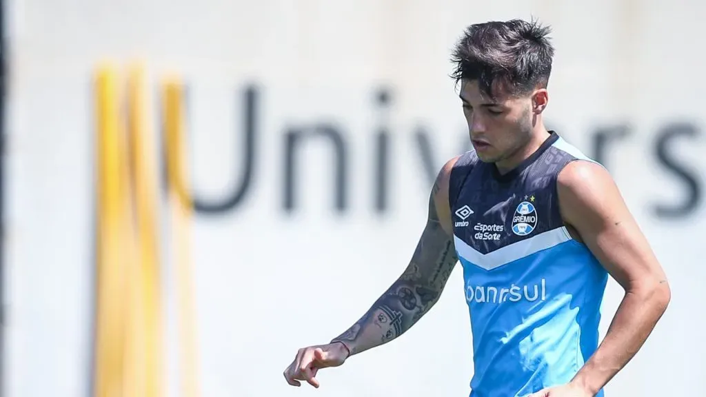 Besozzi deve deixar o Grêmio em breve (Foto: Lucas Uebel / Grêmio FBPA / Divulgação)