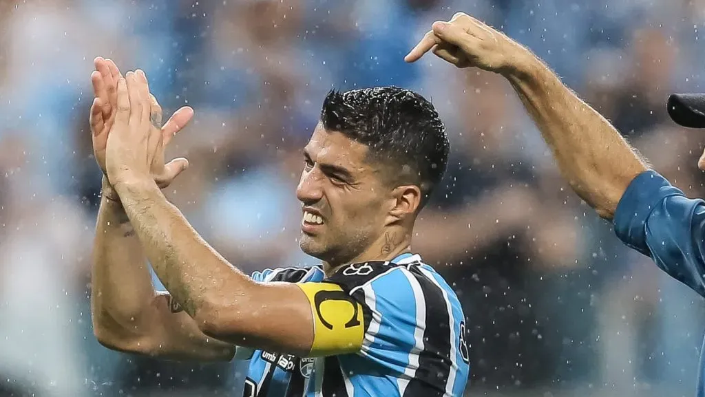 Grêmio enfrentou o mesmo problema com Suárez (Foto: Pedro H. Tesch/Getty Images)