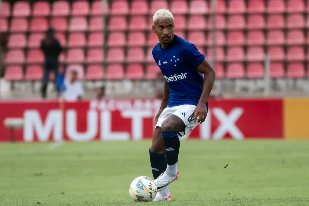 Pereira em ação pelo Cruzeiro. Foto: Fernando Moreno/AGIF