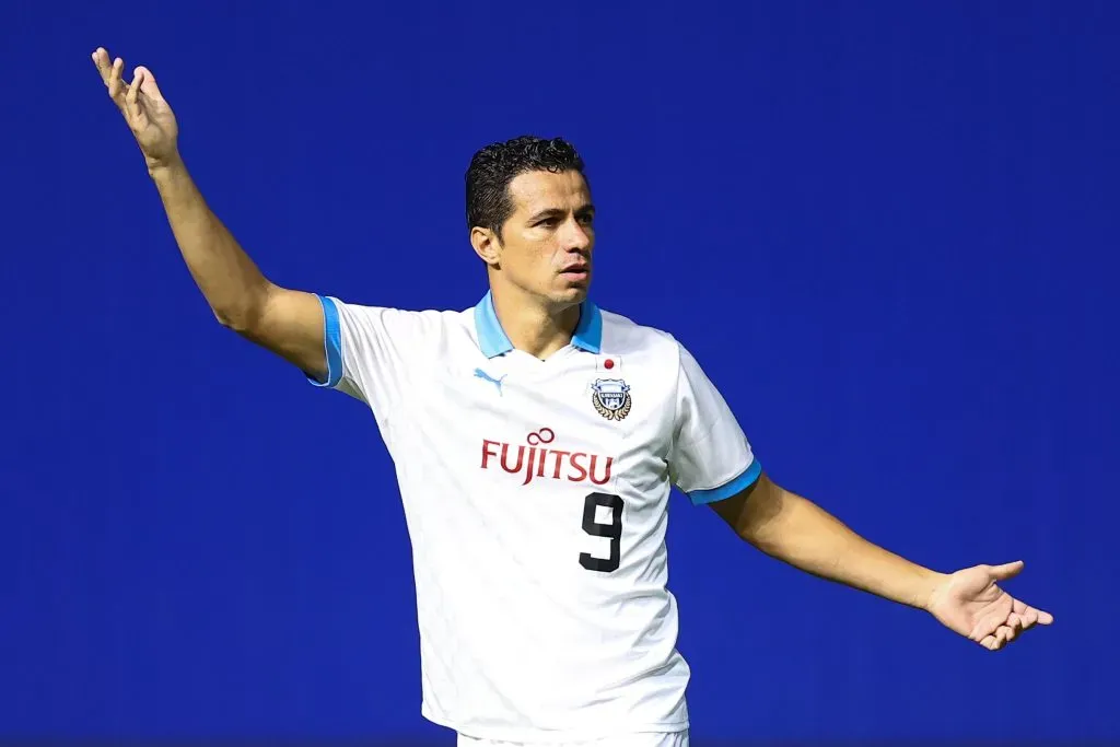 Leandro Damião é reforço do Coritiba. Foto: Pakawich Damrongkiattisak/Getty Images