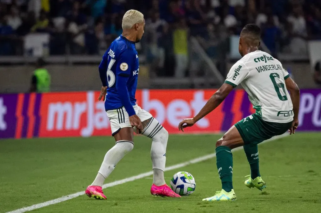 Pereira em ação pelo Cruzeiro. Foto: Fernando Moreno/AGIF