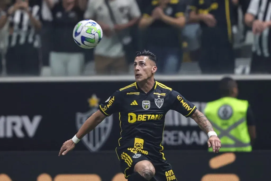 Pavón em ação pelo Galo. Foto: Gilson Lobo/AGIF