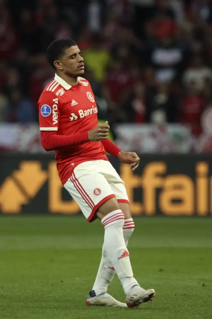 Taison, hoje no PAOK, enquanto estava no Internacional. Foto: Fernando Alves/Getty Images