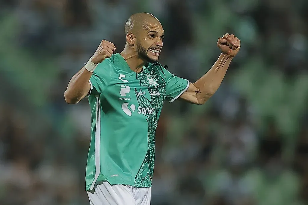 Zagueiro no duelo diante do Tijuana (Photo by Manuel Guadarrama/Getty Images)