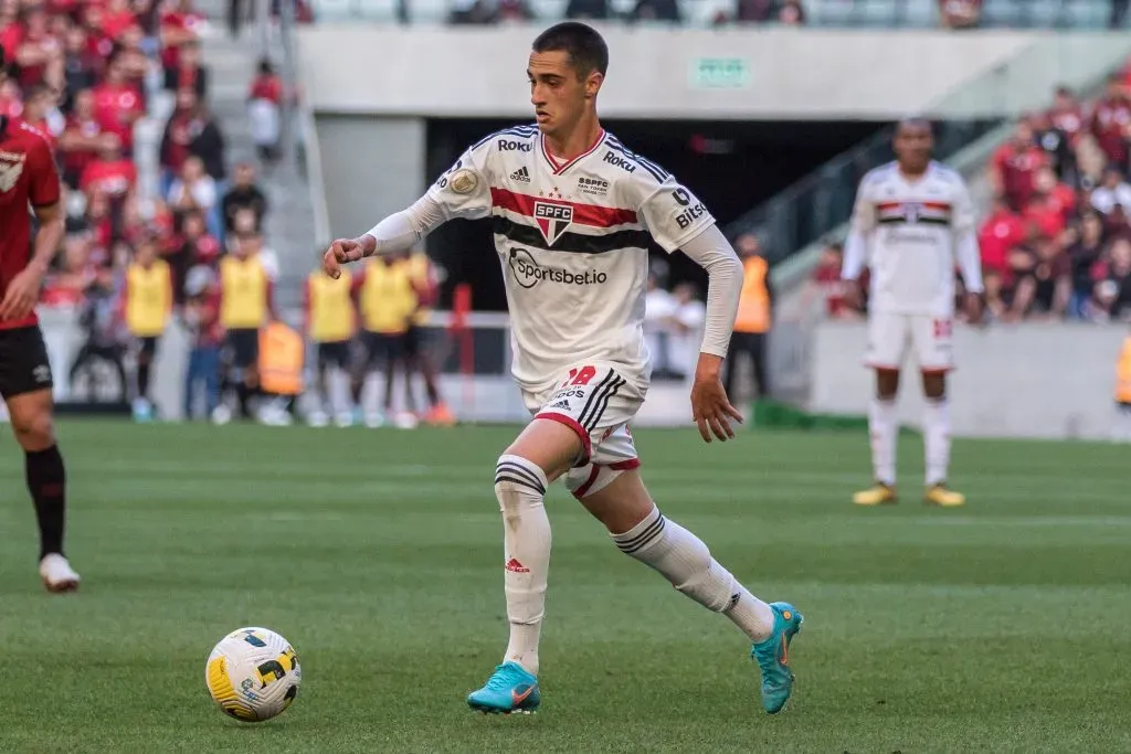 Jogador está sem espaço. Foto: Robson Mafra/AGIF