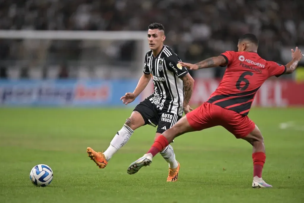 Cristian Pavón contra o Athletico Paranense. (Photo by Pedro Vilela/Getty Images)