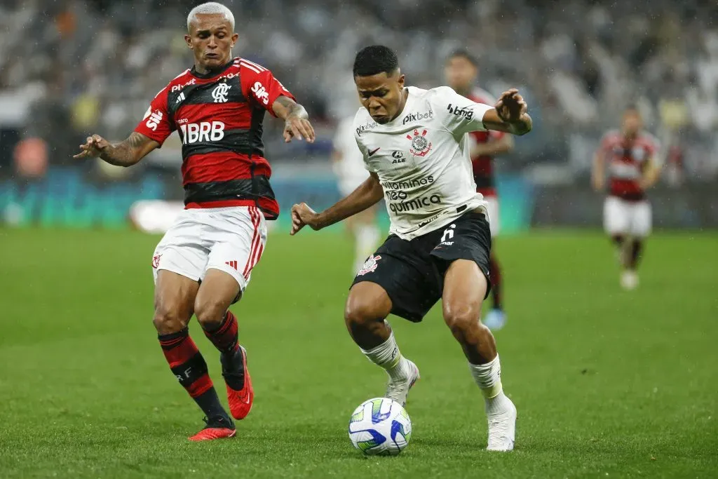 Wesley em ação contra o Flamengo. (Photo by Ricardo Moreira/Getty Images)