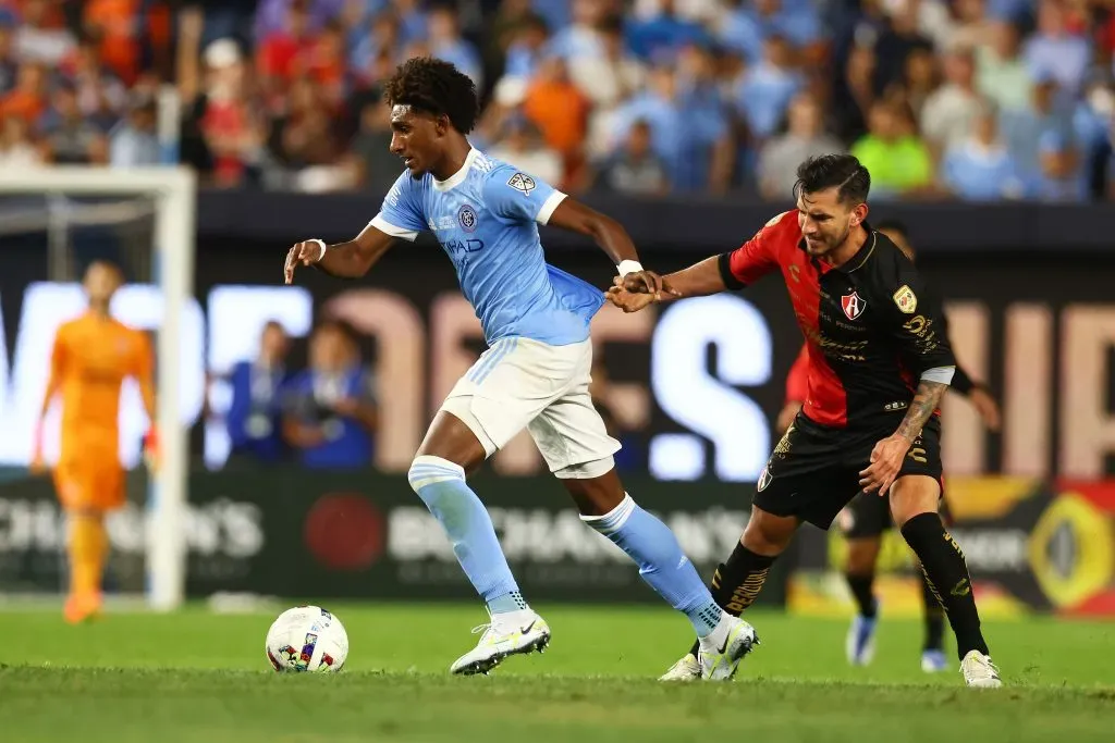 Talles Magno em ação contra o Atlas. (Photo by Mike Stobe/Getty Images)