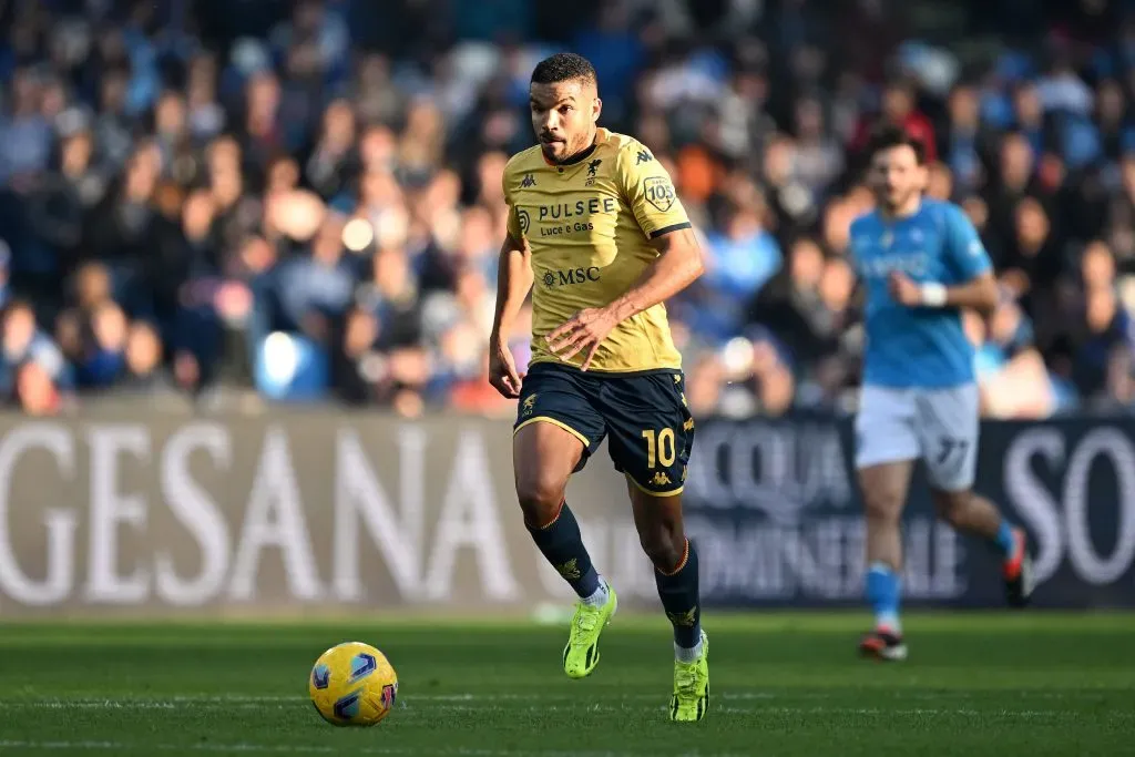 Júnior Messias em ação pelo Genoa (Photo by Francesco Pecoraro/Getty Images)