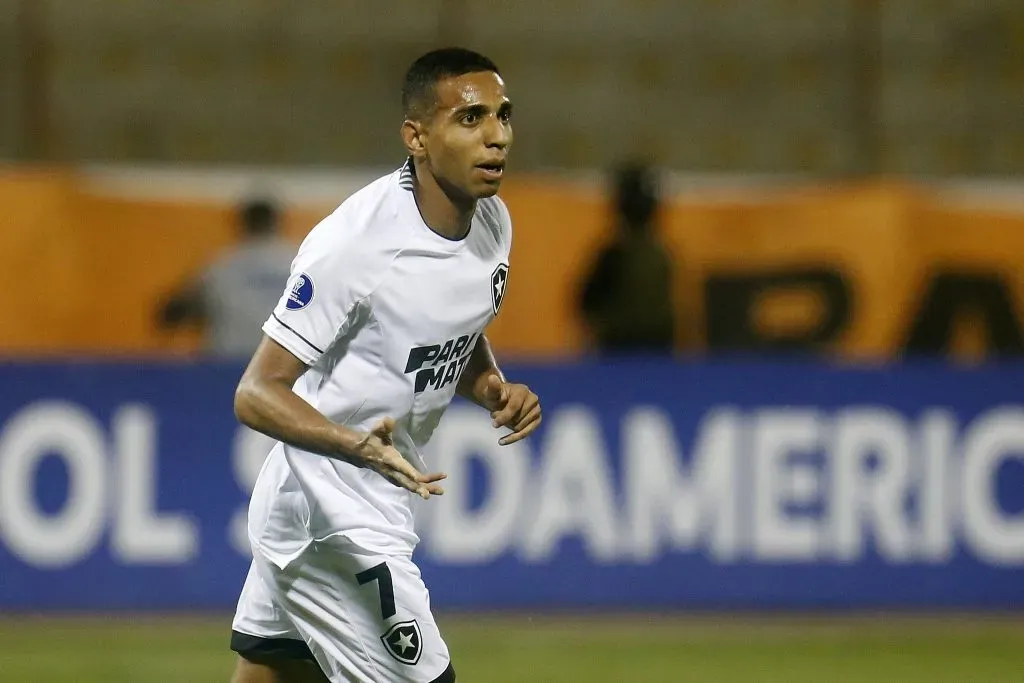 Victor Sá está de malas prontas para jogar na Rússia. Foto: Vítor Silva/Botafogo