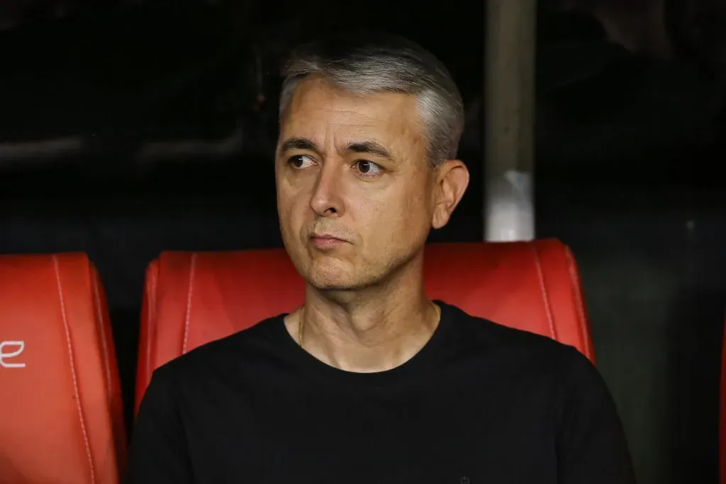 Tiago Nunes não resistiu à pressão no Botafogo (Foto: Pedro H. Tesch/Getty Images)