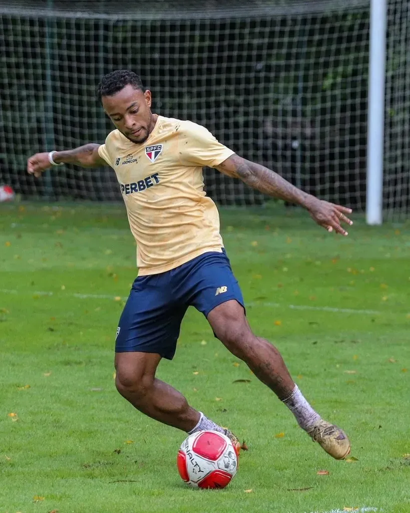 Welington, jogador do São Paulo, no CT da Barra Funda | Foto: divulgação/flickr oficial são paulo fc