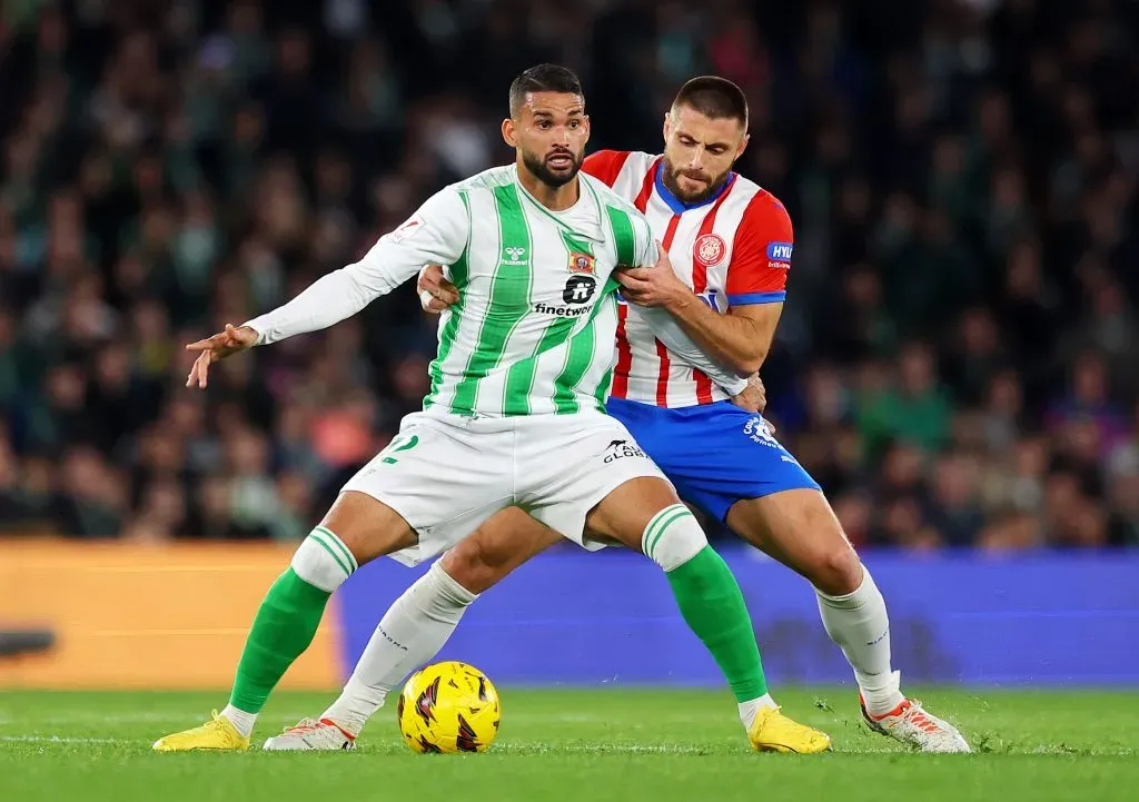 Atacante enfrentando o Girona (Photo by Fran Santiago/Getty Images)