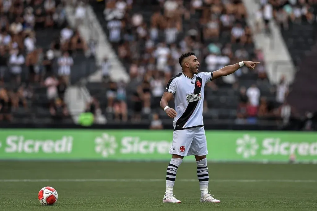 Payet, do Vasco contra o Botafogo. Foto: Thiago Ribeiro/AGIF