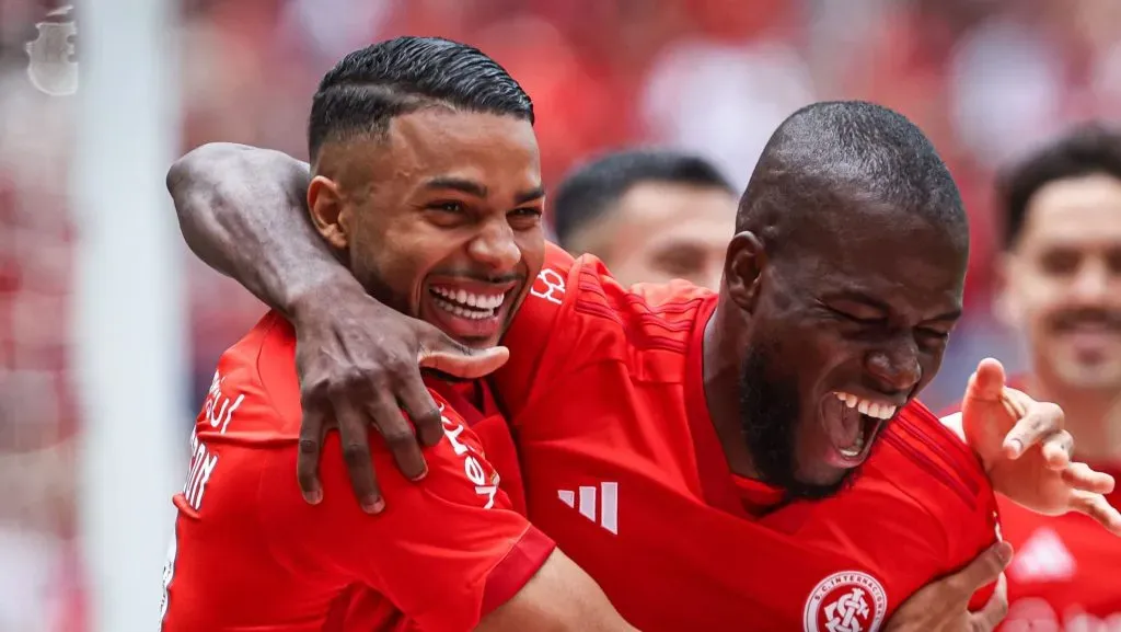 Corinthians faz oferta e avança para contratar parça de Ener Valencia no Internacional. Foto: Maxi Franzoi/AGIF