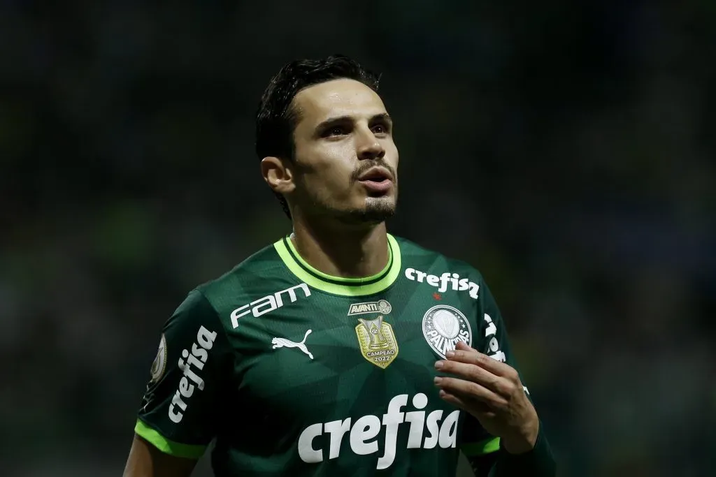 Raphael Veiga of Palmeiras . (Photo by Ricardo Moreira/Getty Images)