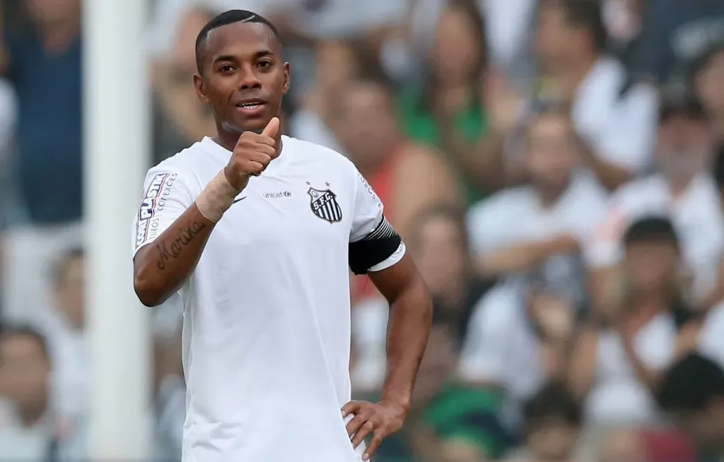 Robinho esteve junto com jogadores do Santos. Foto: Friedemann Vogel/Getty Images