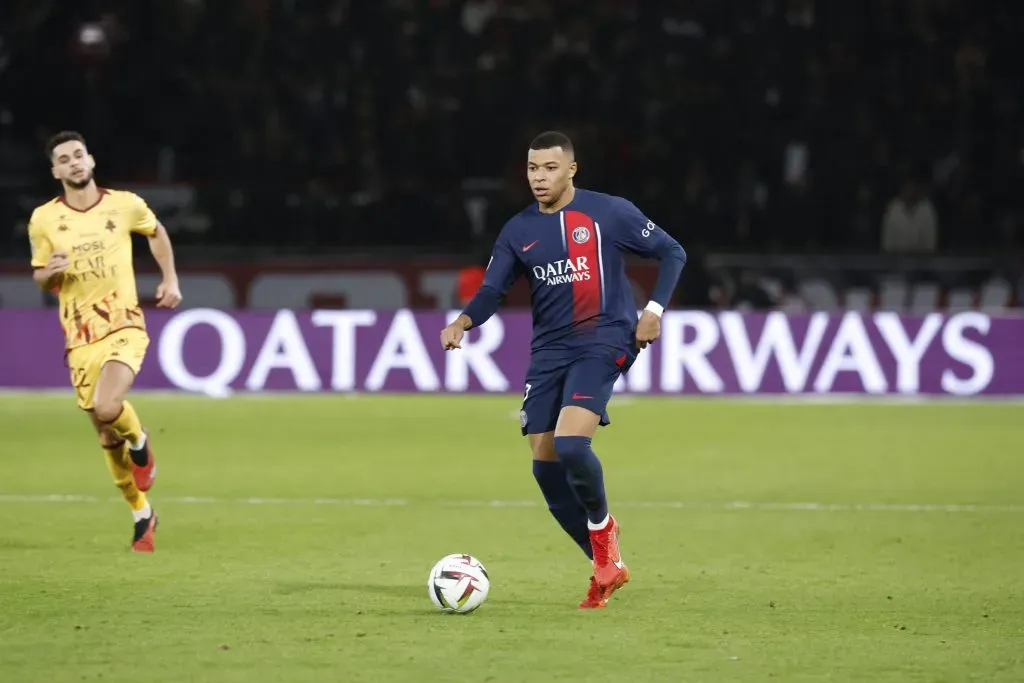 Kylian Mbappe #7 of Paris Saint-Germain . (Photo by Catherine Steenkeste/Getty Images for Qatar Airways )