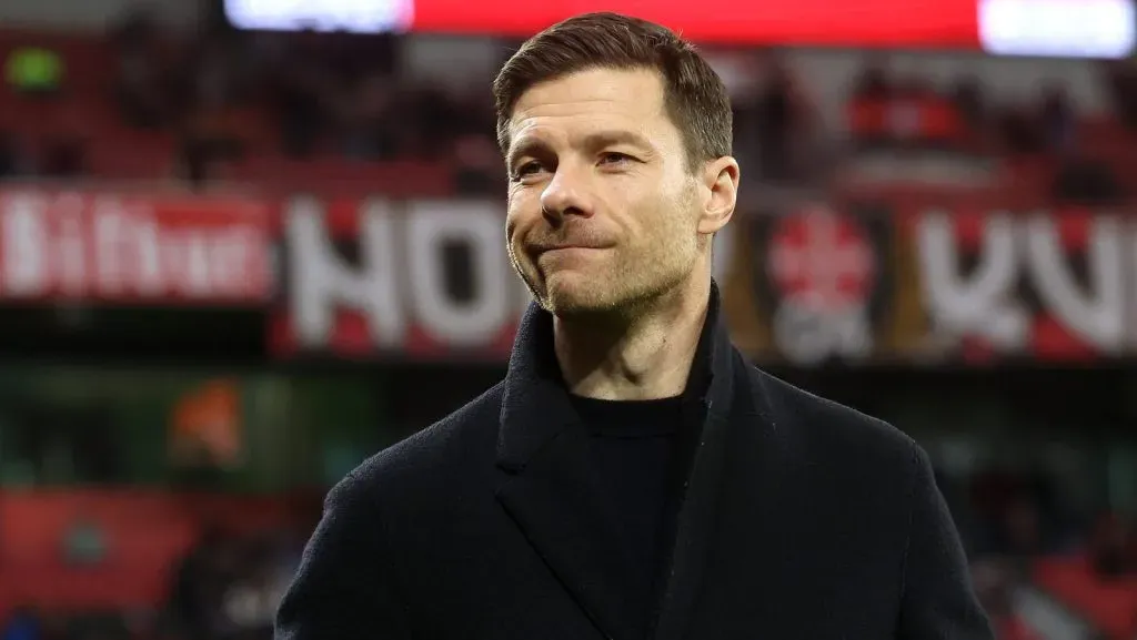 Xabi Alonso topa deixar o Bayer Leverkusen e define onde quer trabalhar. (Photo by Alexander Hassenstein/Getty Images)Xabi Alonso topa deixar o Bayer Leverkusen e define onde quer trabalhar. (Photo by Alexander Hassenstein/Getty Images)