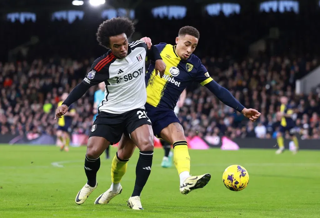 Willian contra o Bournemouth. (Photo by Warren Little/Getty Images)