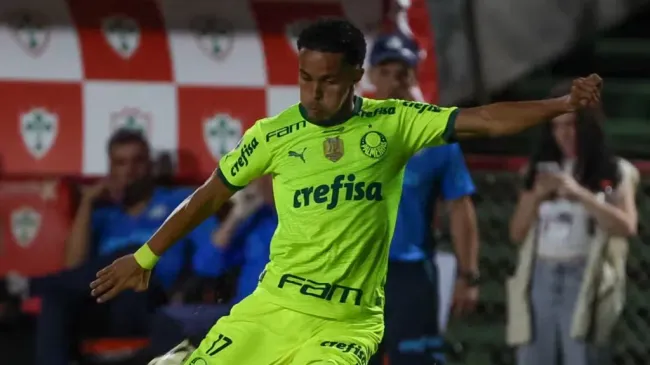 Lázaro busca seu espaço no Verdão (Foto: Fabio Menotti/Palmeiras/Divulgação)