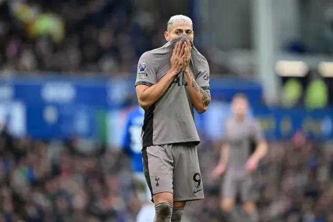 Richarlison é o maior sinal de alerta na Seleção Brasileira. Foto: Michael Regan/Getty Images