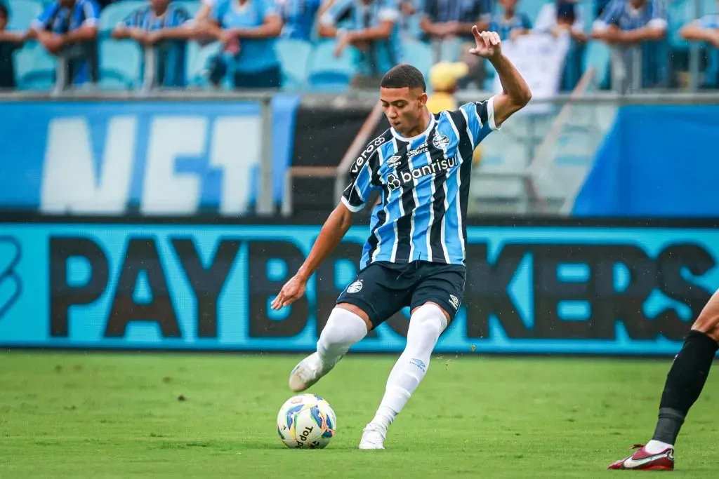 Gustavo Nunes pelo Grêmio. Foto: Maxi Franzoi/AGIF
