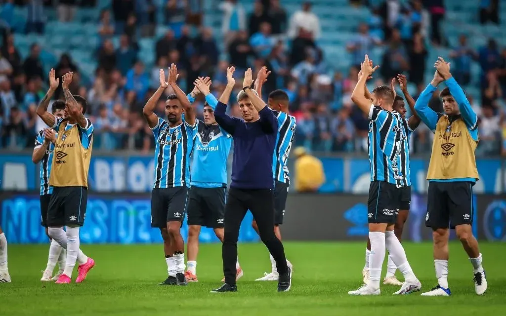 Renato Portaluppi dá minutos para Gustavo Nunes. Foto: Lucas Uebel/Grêmio FBPA