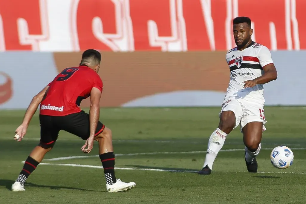 Luan em ação pelo São Paulo. (Photo by Miguel Schincariol/Getty Images)