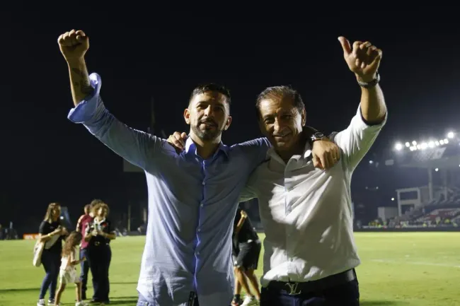 Emiliano Díaz e Ramon Diaz do Vasco da Gama (Photo by Wagner Meier/Getty Images)
