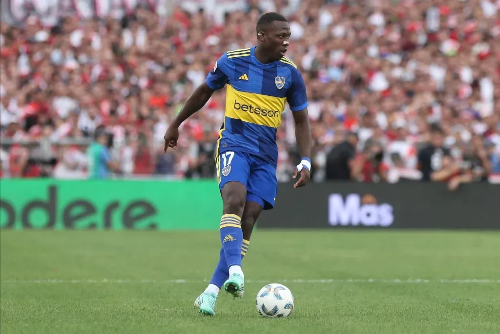 Luis Advíncula pelo Boca Juniors. (Photo by Daniel Jayo/Getty Images)