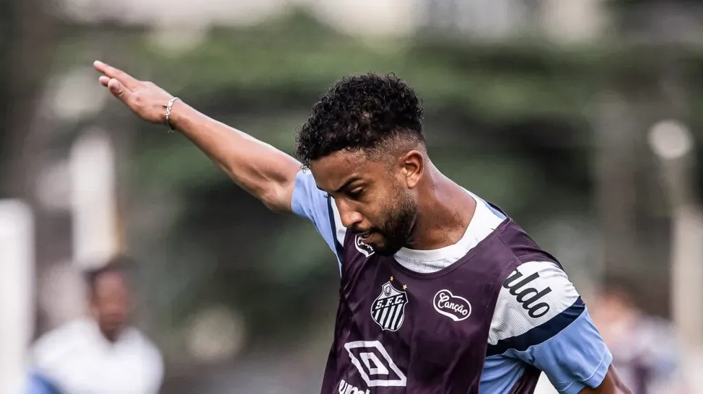 Jorge treina normalmente no CT Rei Pelé. Foto: Raul Baretta/ Santos FC