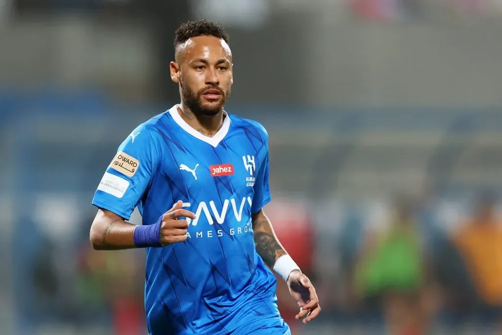 Neymar em ação pelo Al-Hilal (Photo by Yasser Bakhsh/Getty Images)