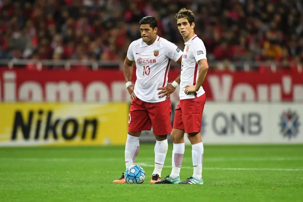 Oscar e Hulk nos tempos em que atuavam juntos na China. (Photo by Masashi Hara/Getty Images)