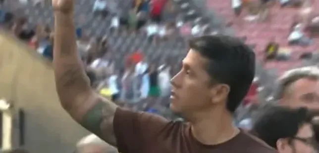 Thiago faz gestos à torcida | Foto: Reprodução