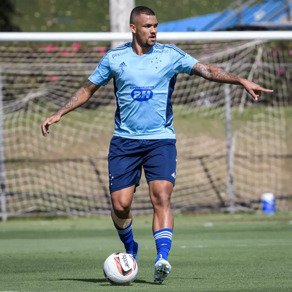 Zé Ivaldo e Neris são detonados por presidente do Souza. Foto: Gustavo Aleixo/Cruzeiro