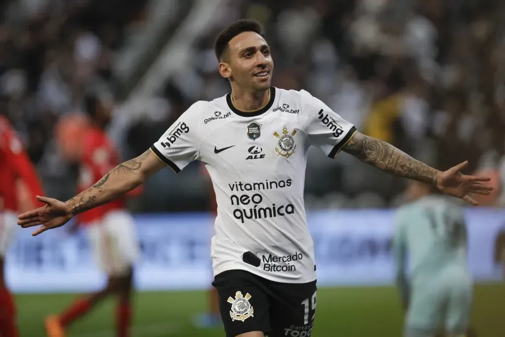 Gustavo Mosquito celebrando gol pelo Corinthians. (Photo by Ricardo Moreira/Getty Images)