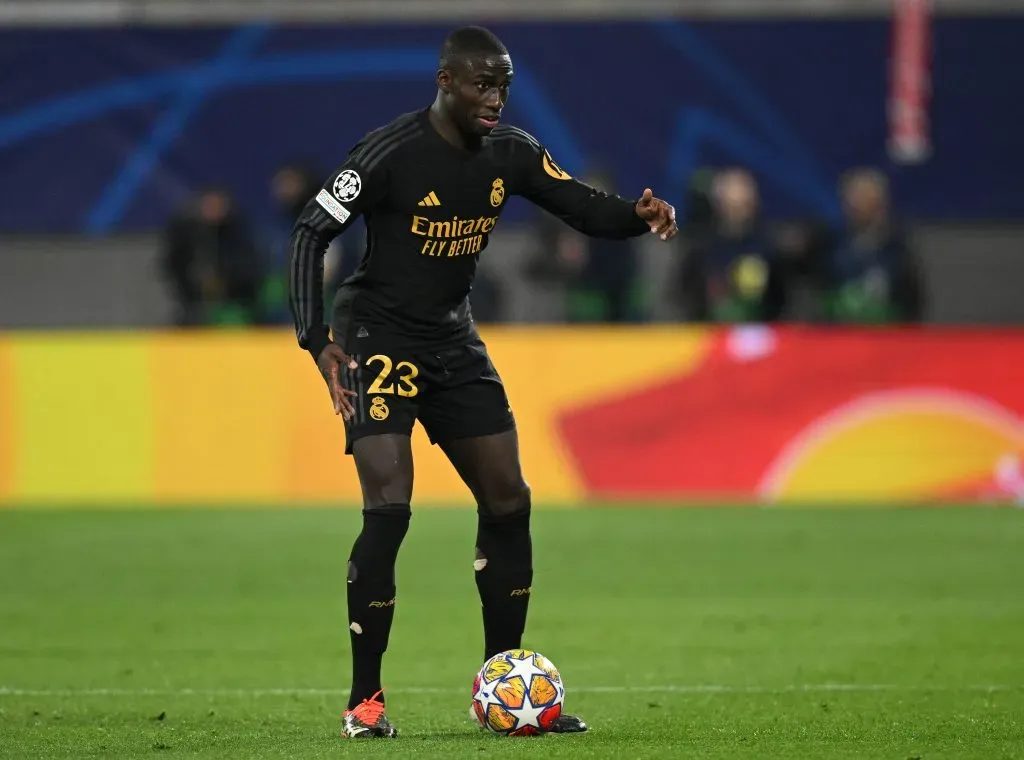 Mendy está insatisfeito no Real. (Photo by Stuart Franklin/Getty Images)