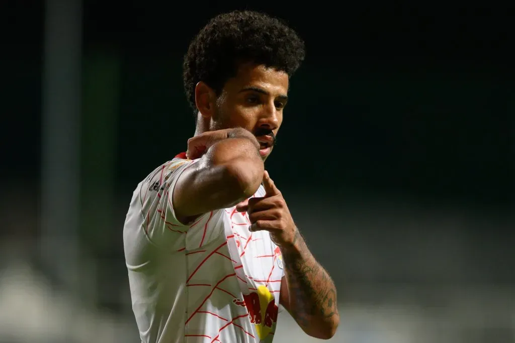 Meio-campista em ação pelo Bragantino. Foto: Alessandra Torres/AGIF