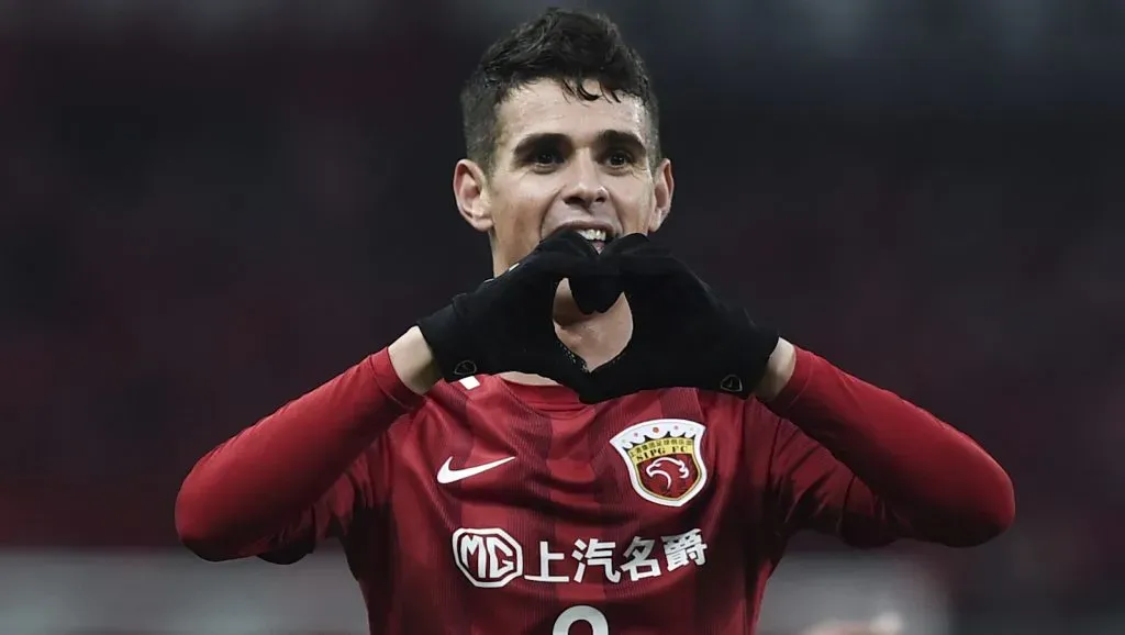 Oscar celebrando gol pelo Shanghai SIPG. (Photo by Visual China/Getty Images)