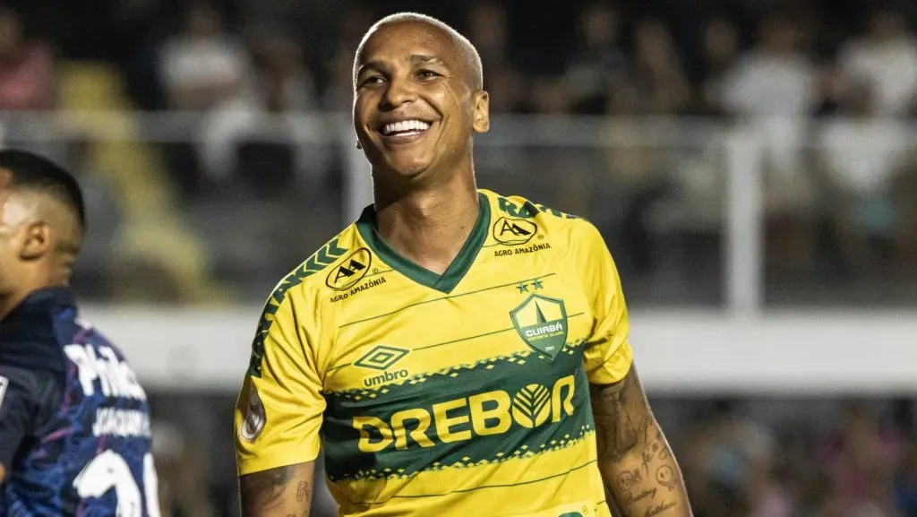 R$ 20 milhões: Deyverson, do Cuiabá, tem martelo batido no Vasco. Foto: Abner Dourado/AGIF